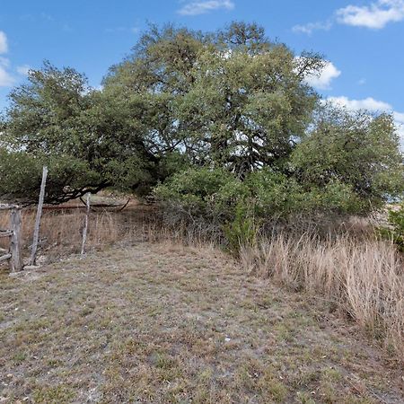 Mighty Oak Log Cabin Fredericksburg Bagian luar foto