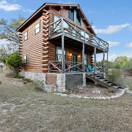 Mighty Oak Log Cabin Fredericksburg Bagian luar foto