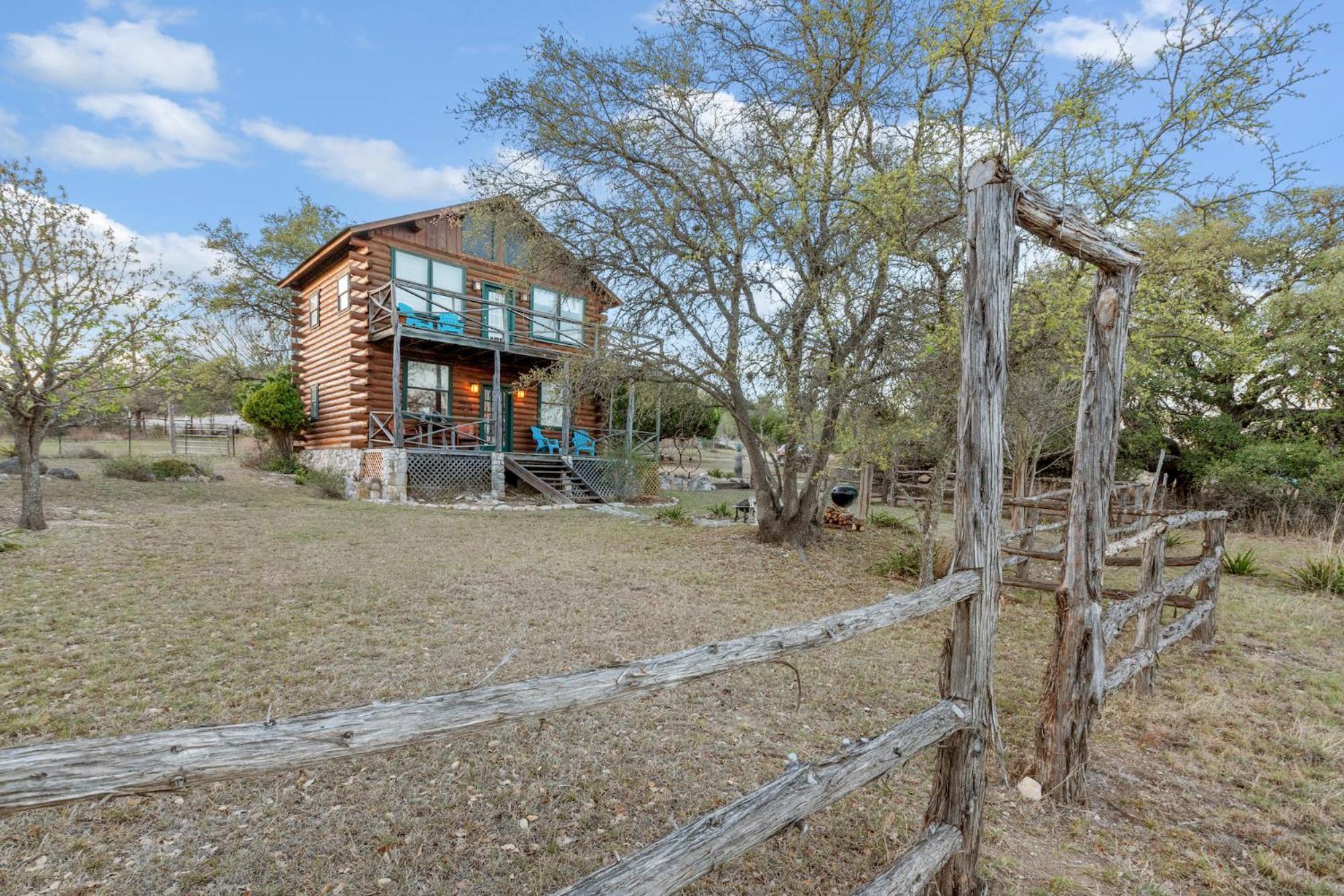 Mighty Oak Log Cabin Fredericksburg Bagian luar foto